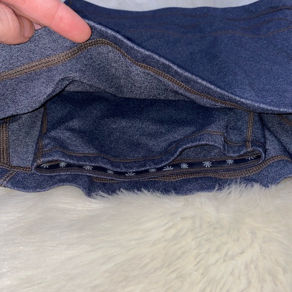 Athleta Relay reflective navy blue skort - Picture 4 of 8